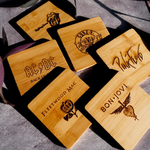 Portavasos de madera de bambú, grabados con láser set de 6 unidades ROLLING STONE, PINK FLOYD, BON JOVI, FLEETWOOD MAC, GUN'S ROSES, AC DC