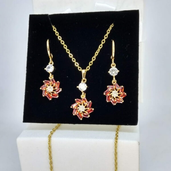 Rosa roja collar y aretes