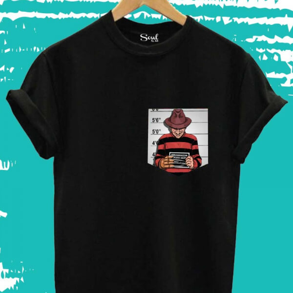 Camiseta Negra con Bolsillo Terror Freddy Krueger - Pesadilla en la Calle Elm