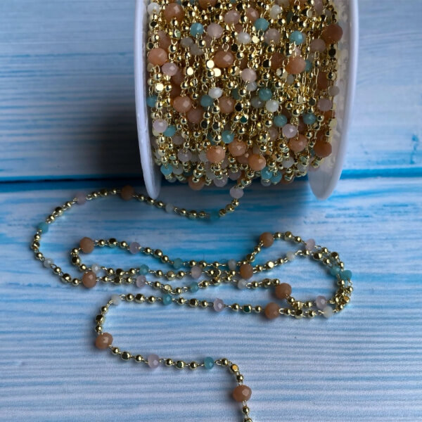 Cadena con cristales facetados. Laminada en oro 24k