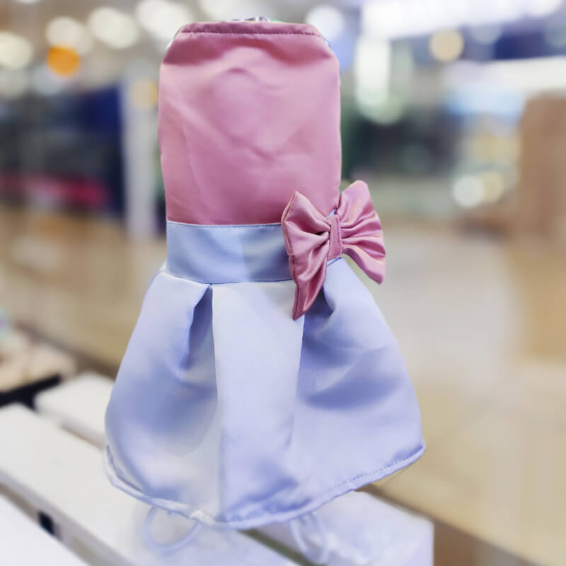 VESTIDO PODESUA CON FAJIN PLATEADO Y LAZO ROSE GOLD PARA PERRITAS Y GATITAS TALLAS M - L