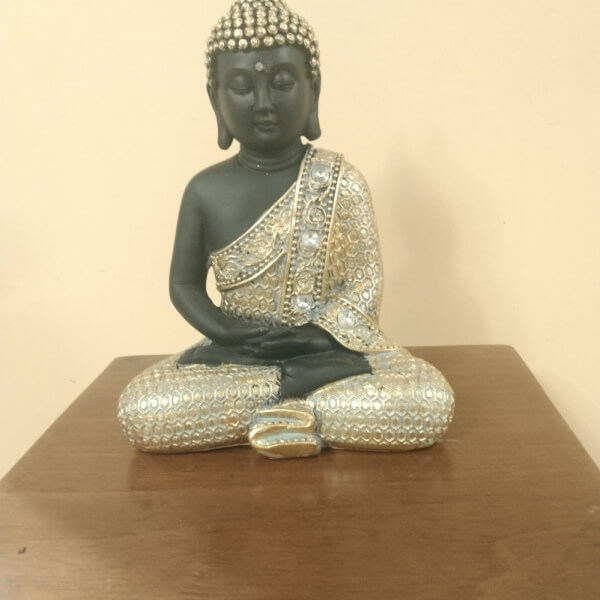 Buda negro dorado