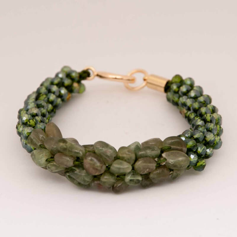 Pulsera tejida piedra picada verde