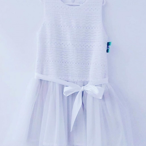Vestido blanco de niña