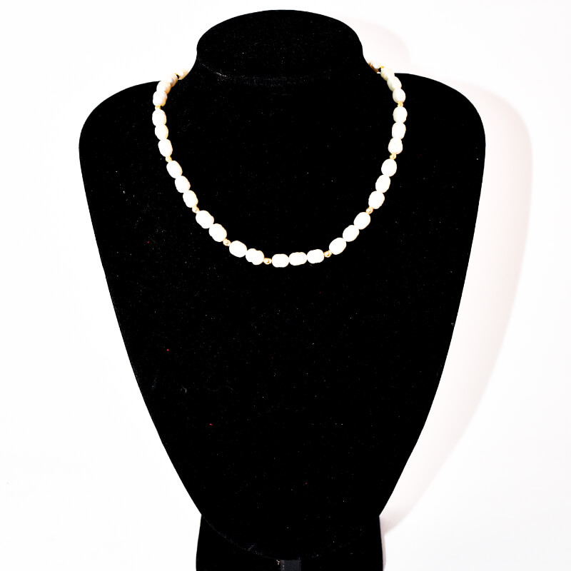 Collar de perlas del Río color beis
