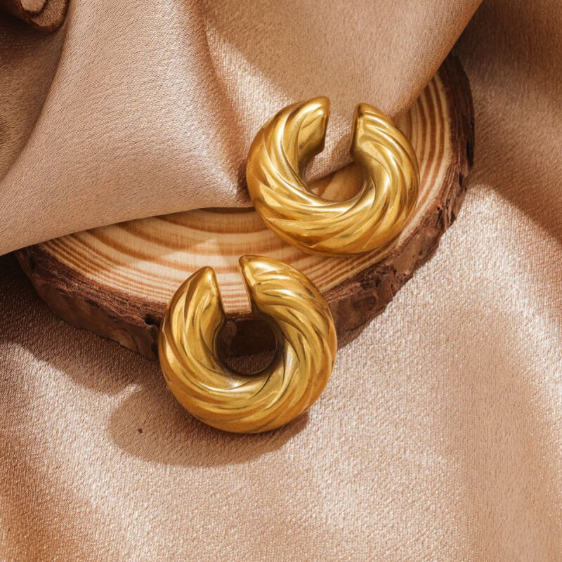 EAR CUFF
