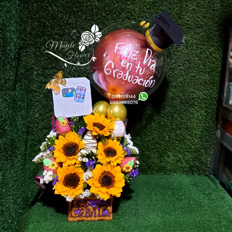Arreglo Graduacion con Fresas y Girasoles