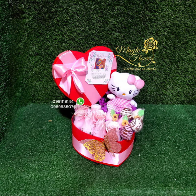 Corazon pequeño con Fresa , rosas y Peluche