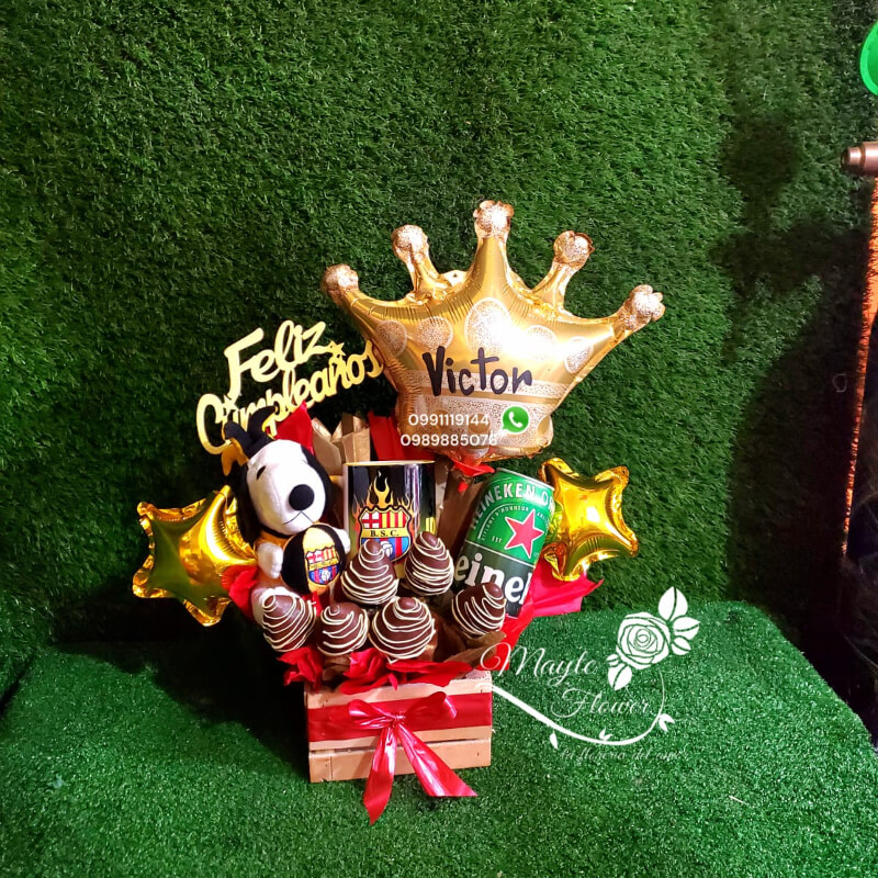 Caja Cuadrada con Fresas, Peluche y Cerveza