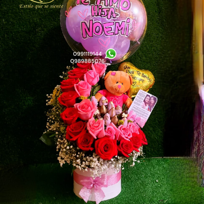 Box con Rosas , Fresas y Peluche Grande