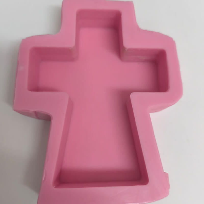 Molde de silicona de Cruz elaborado en silicona para uso en velas, jabon , chocolate , resina , cemento.