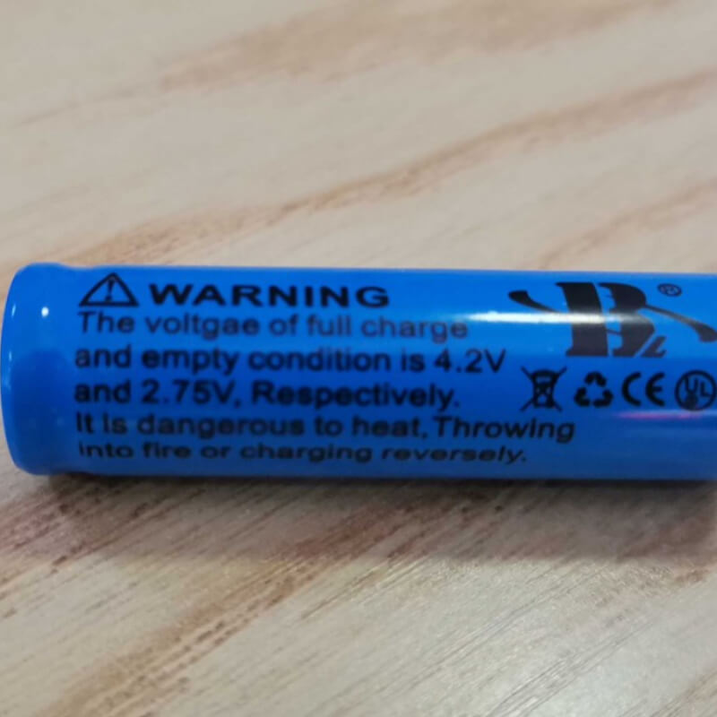 pila Recargable azul 3.7v PEQ