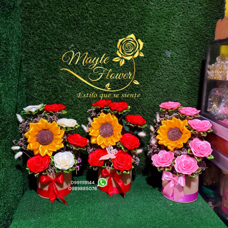 Arreglo con Rosas y Girasoles