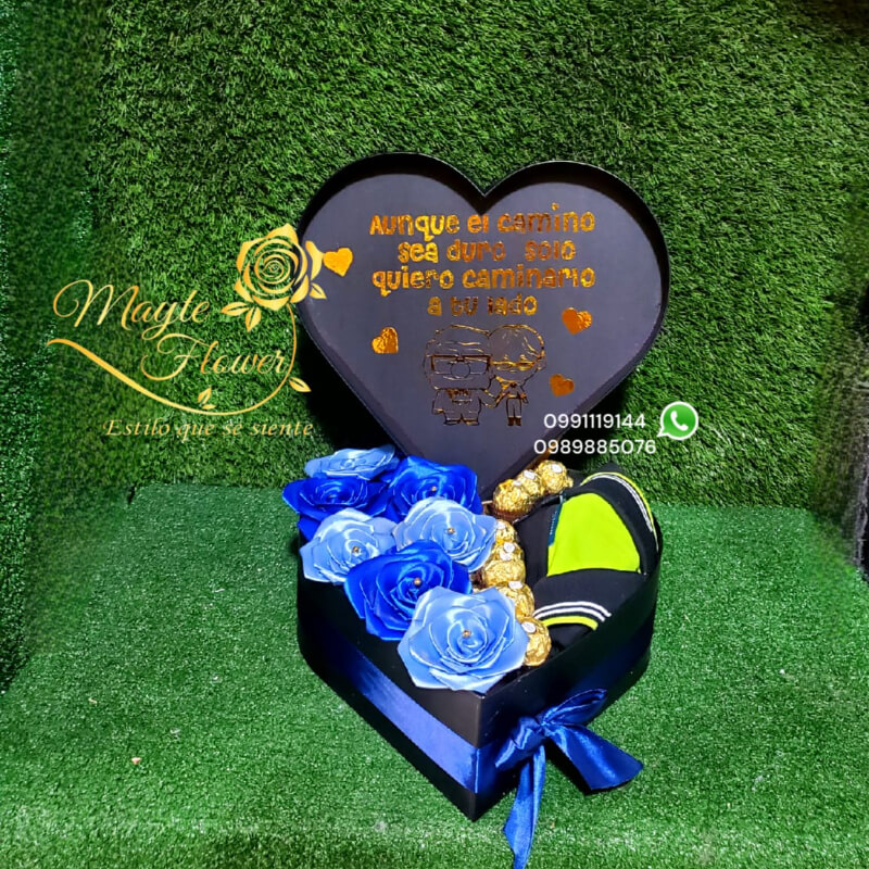 Corazon Mediano con Rosas Eternas y Ferrero