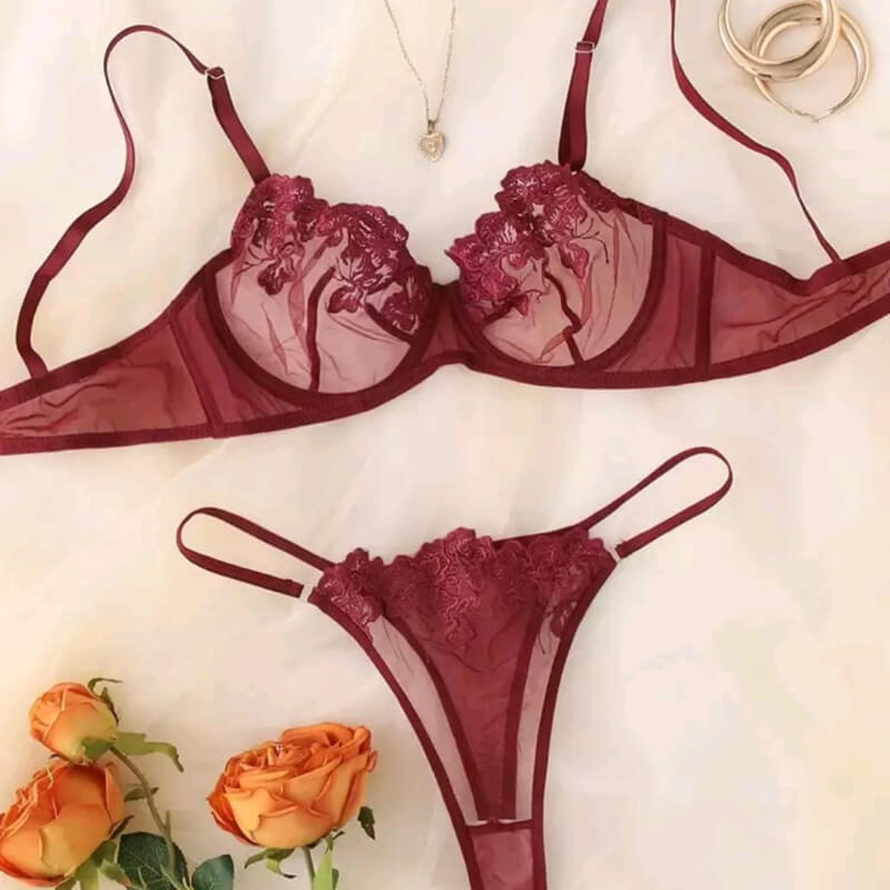 Set de lenceria de 2 piezas color vino de tull con flores bordadas Amor to go L098