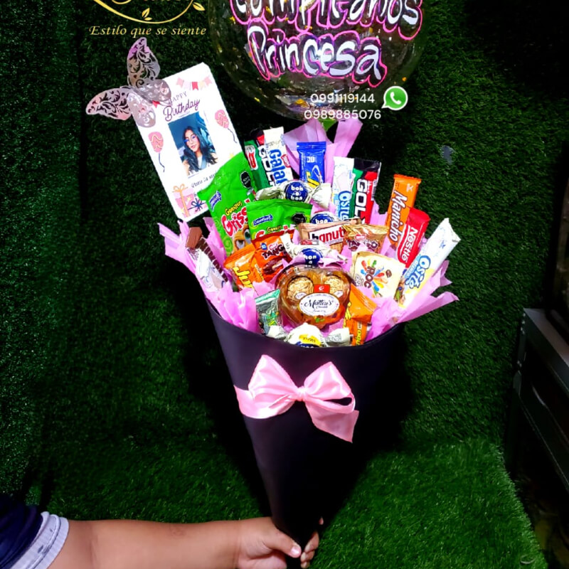 Cono de Dulces y Globo Personalizado