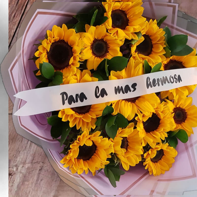 Ramo Girasoles 'Para la Más Hermosa' en Ibarra