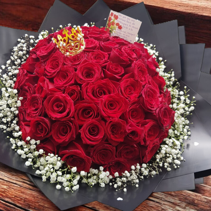Ramo Reina Roja: Rosas y Corona en Ibarra
