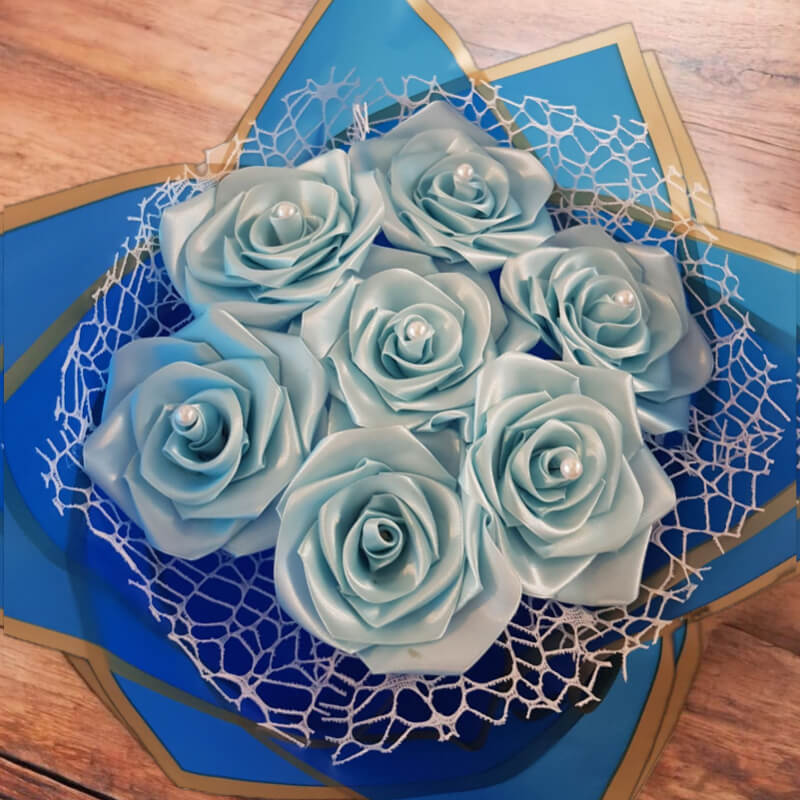 Eterna Serenidad: Rosas Azules de Satén en Ibarra