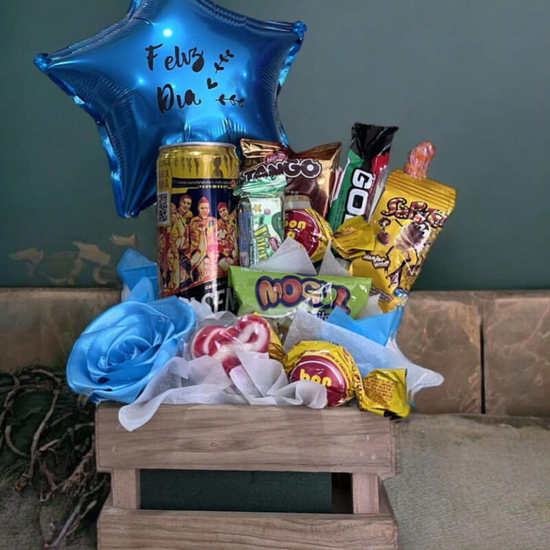 Caja Feliz Día: Pilsener, Snacks y Rosa Eterna en Ibarra