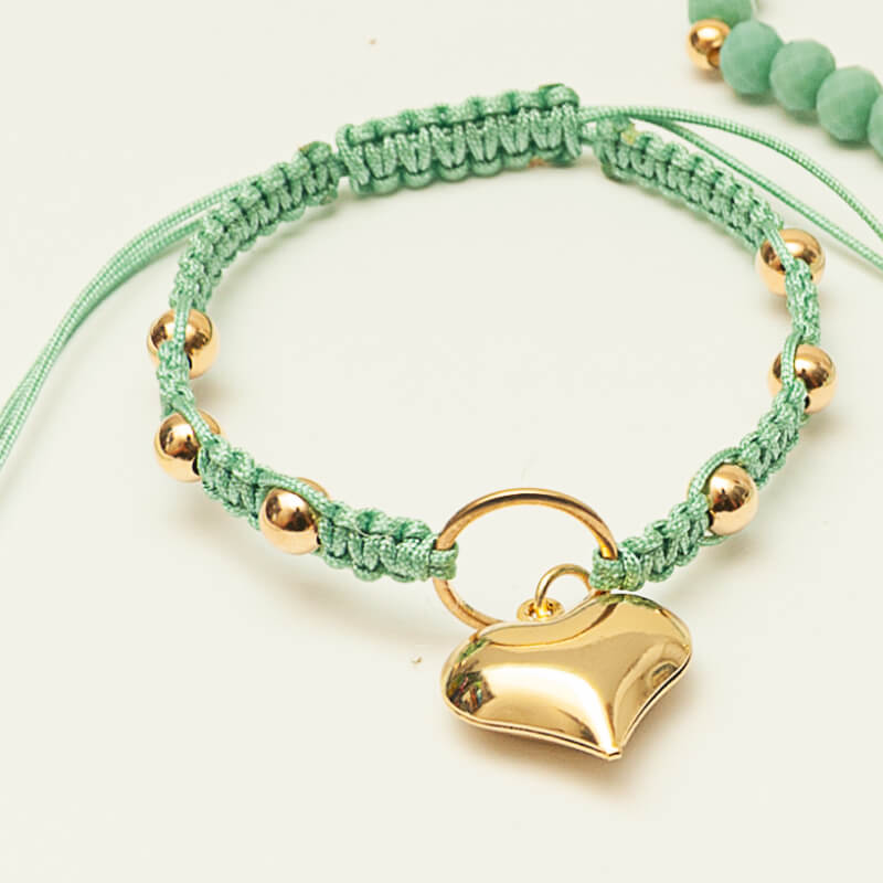 Pulsera Tejida con dije de corazón