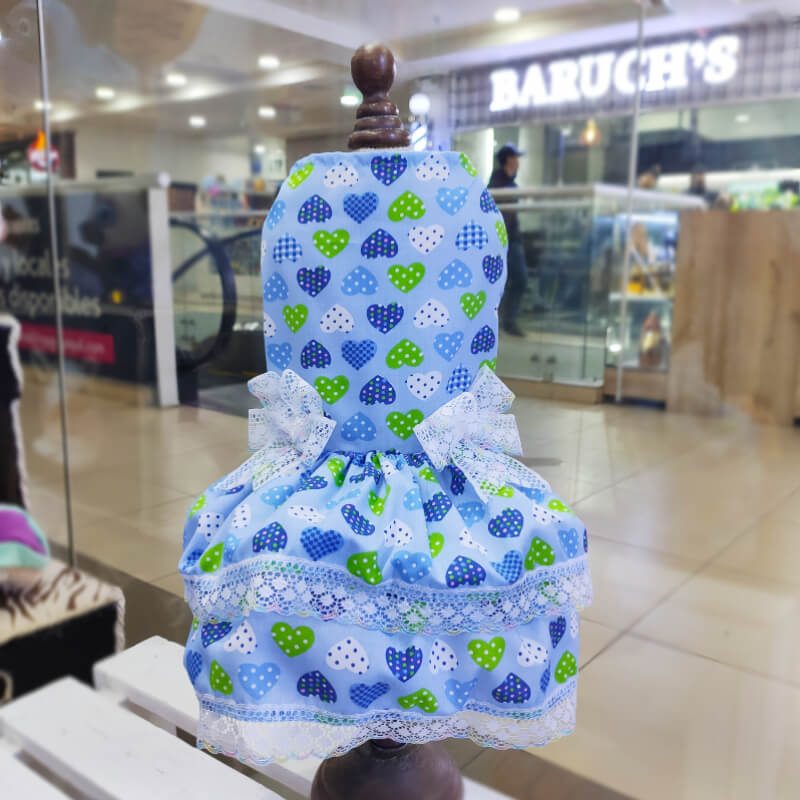 VESTIDO CELESTE CON CORAZONES VERDES Y AZULES PARA PERRITAS Y GATITAS TALLAS XS/S