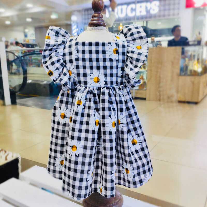 VESTIDO A CUADROS NEGRO Y BLANCO CON MARGARITAS TALLAS XXXS/XXS