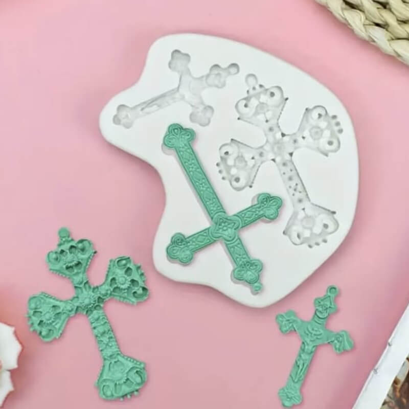 Molde de silicona con diseño Cruces varios tamaños para uso en Velas, Jabones, resina, alimentos.