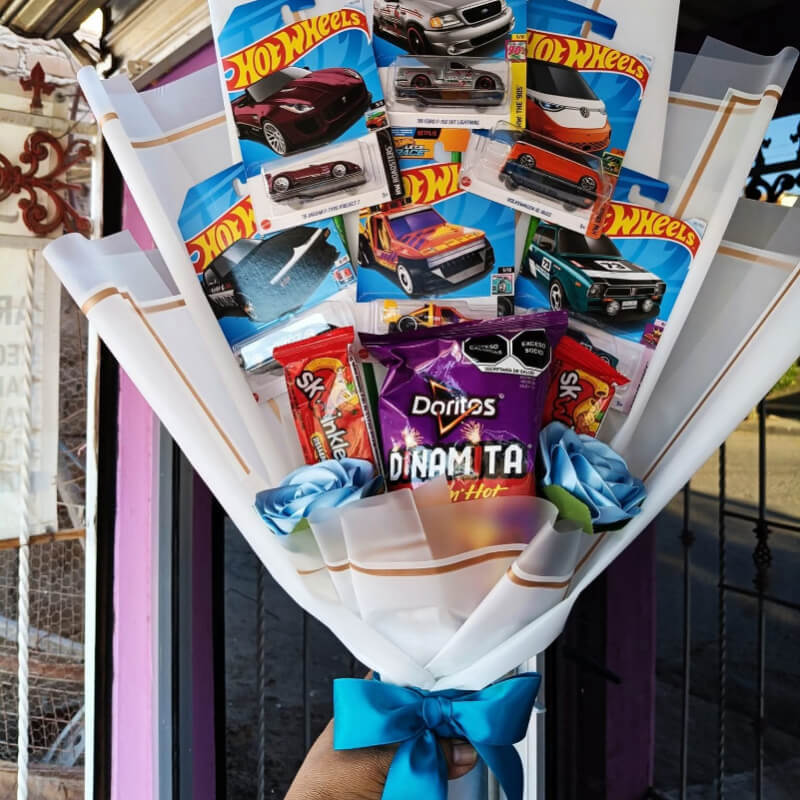 Ramo V8: Colección Hot Wheels y Snacks en Ibarra