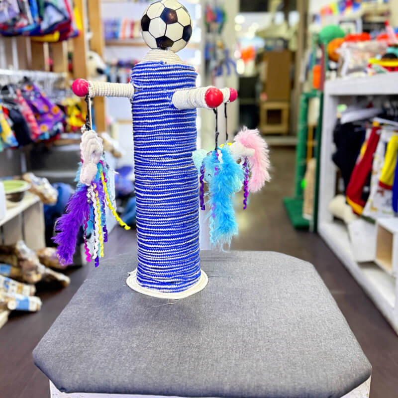 RASCADOR AZUL DE MADERA FORRADO CON TAPIZON