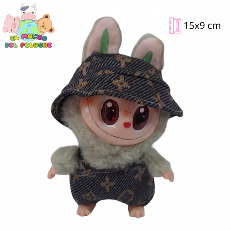 Llavero de Peluche Labubu Fashion con Sombrero y Outfit de Moda tipo LV | 15x9 cm | El Mundo del Peluche