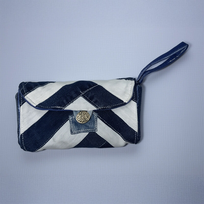 Billetera de Mano Artesanal Bi-Color con Broche