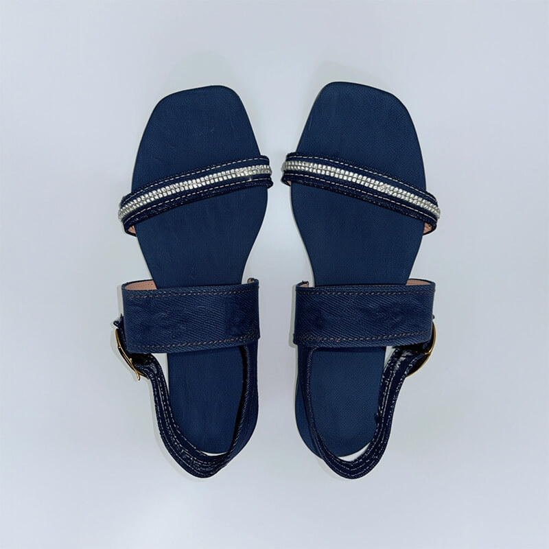 Sandalias Brillantes con Pedrería Plateada - Materiales Reciclados