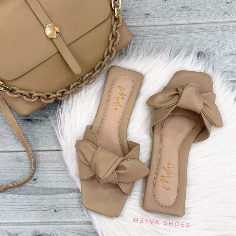 Sandalias Bajas con Lazo Color Kaki : Estilo y Comodidad en Cada Paso