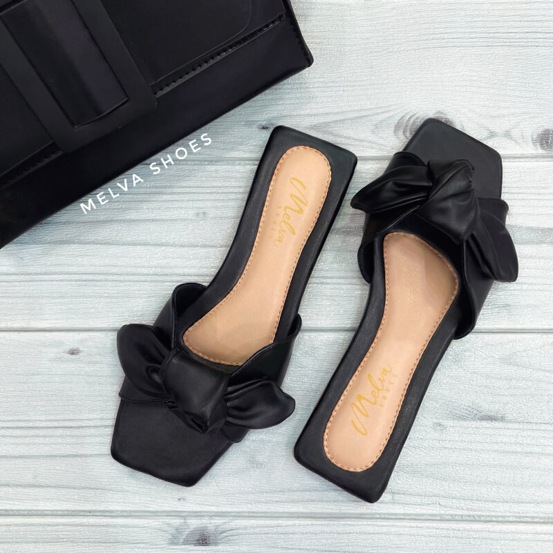Sandalias Bajas con Lazo Color Negro : Estilo y Comodidad en Cada Paso