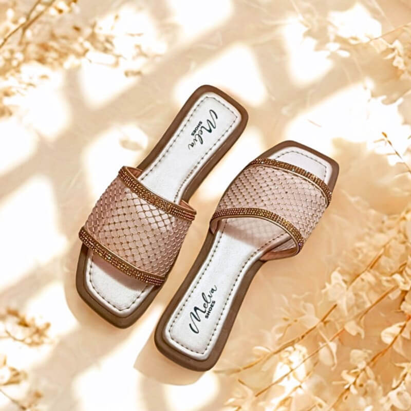 Sandalias Bajas Dorado Champán con Capellada de Malla y Brillos – Estilo Sofisticado y Luminoso