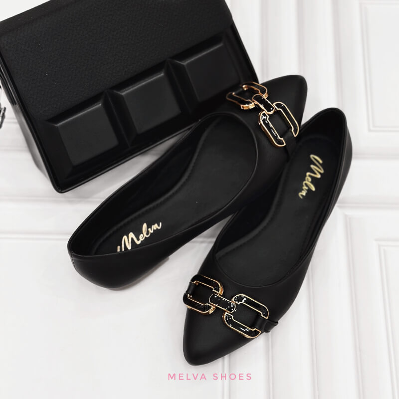 Baletas Negras Elegantes: Punta Afilada con Detalle Metálico - Estilo Sofisticado y Comodidad