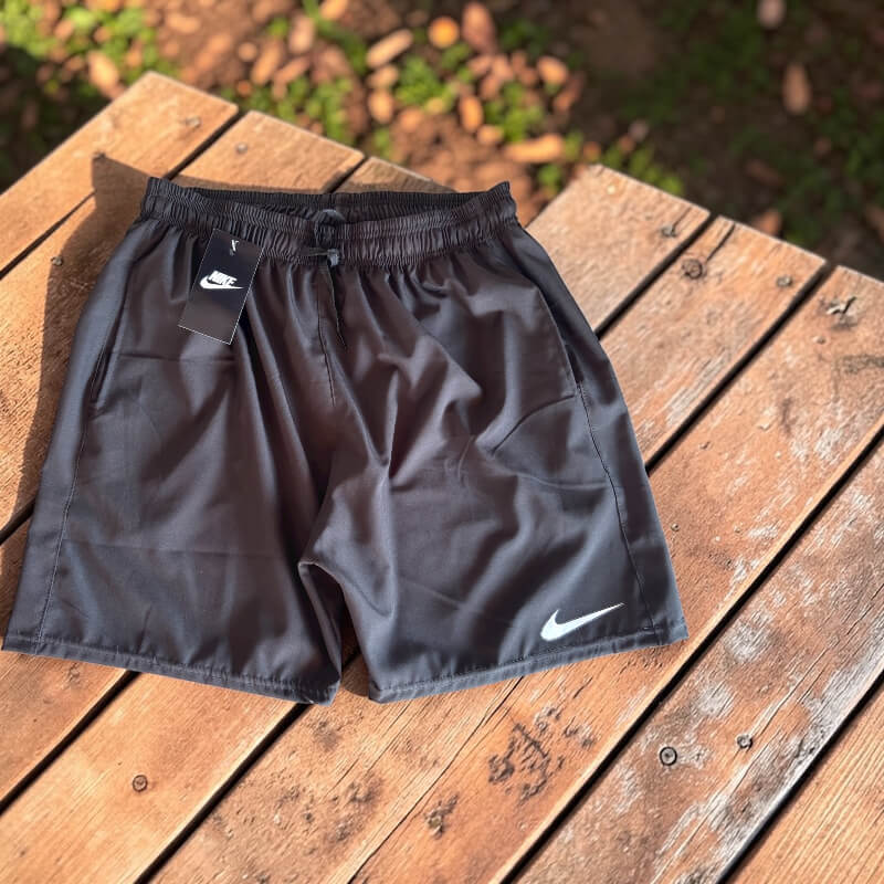 Shorts deportivos color negro, talla 32
