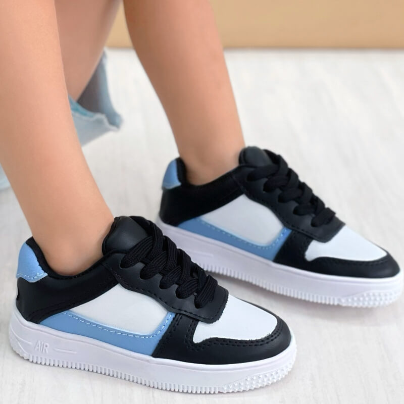 Sneakers de Niño Negros y Celestes: Sneakers Combinadas para Estilo y Comodidad