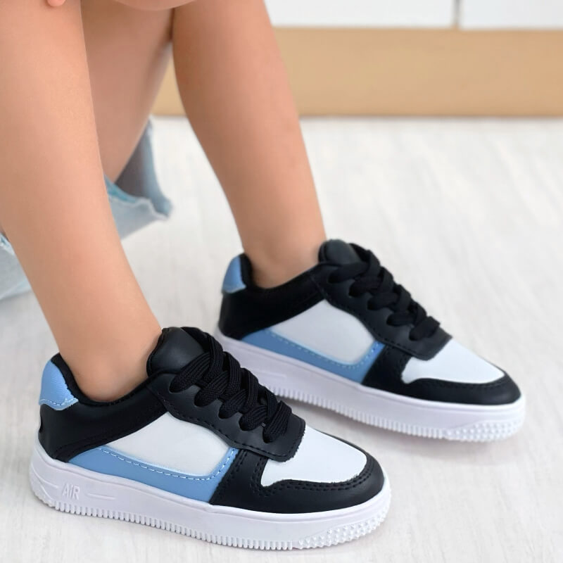 Sneakers de Niño Negros y Celestes: Sneakers Combinadas para Estilo y Comodidad